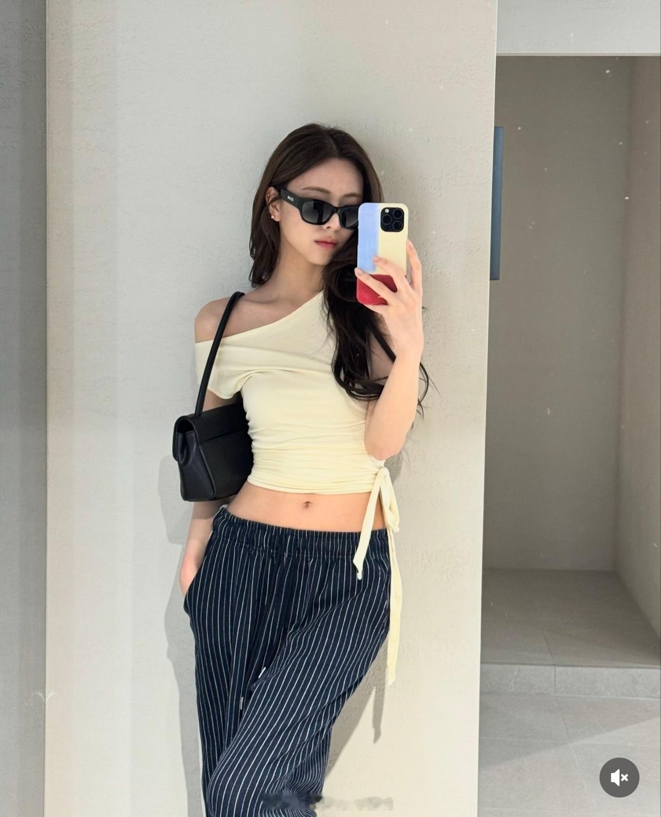 #yuna# 申有娜要多拍啊yuna好身材 ​​​