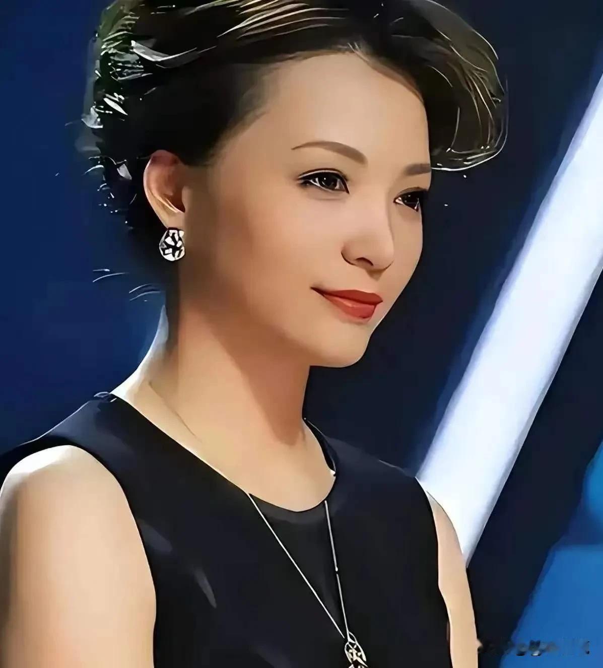 发现了吗？

不仅周涛没发文悼念敬一丹，董卿也没发文。

那问题就来了:为什么倪