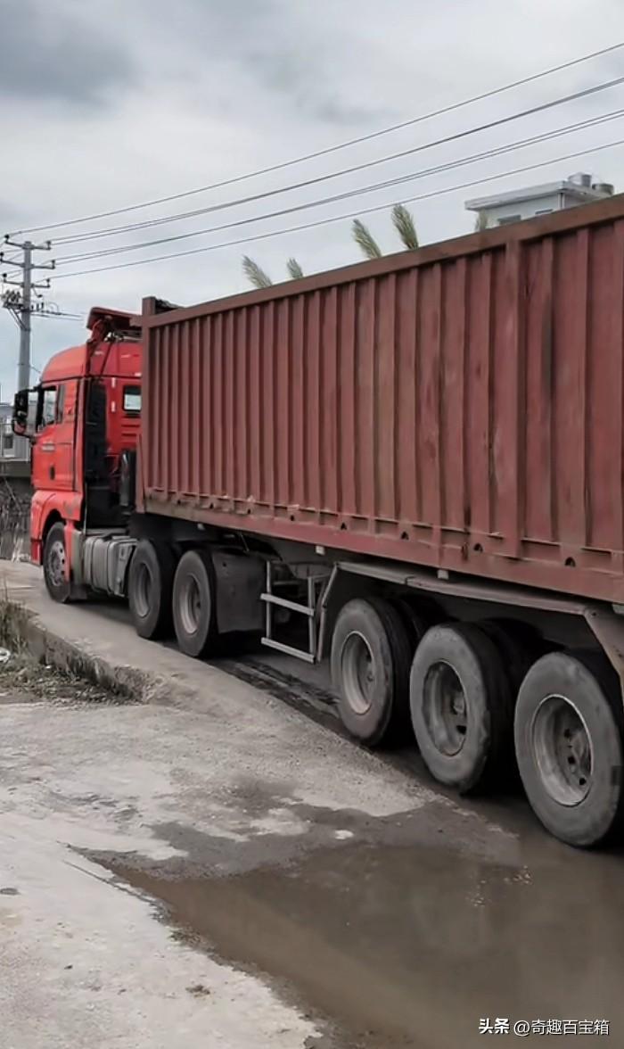 在公路货运的黄金赛道上，半挂车凭借单次高载货量、长距离运输优势，成为大宗商品流通