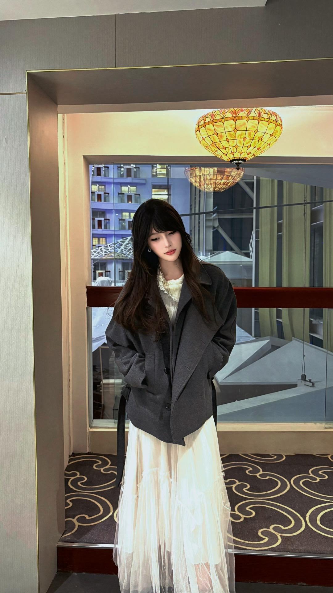 我好像总是在后悔 后悔早餐没有喜欢吃的东西就不吃了 后悔新买的衣服穿几...