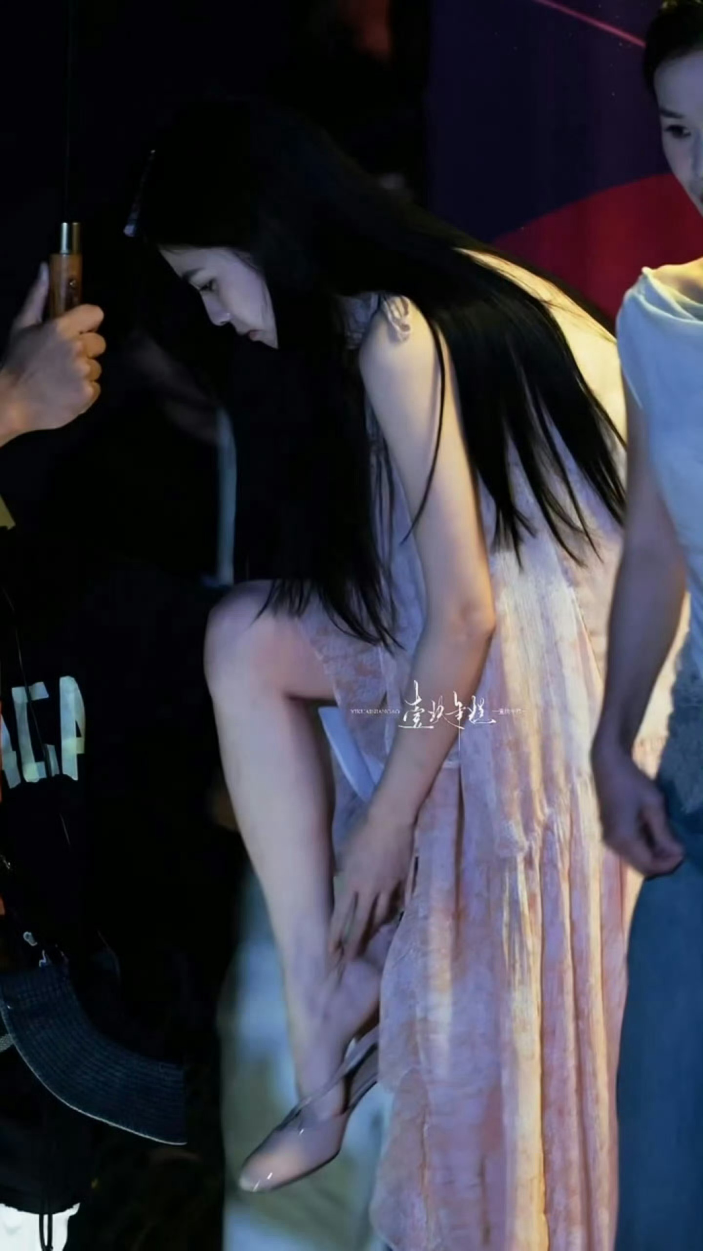 白鹿走秀提鞋太松弛太美了