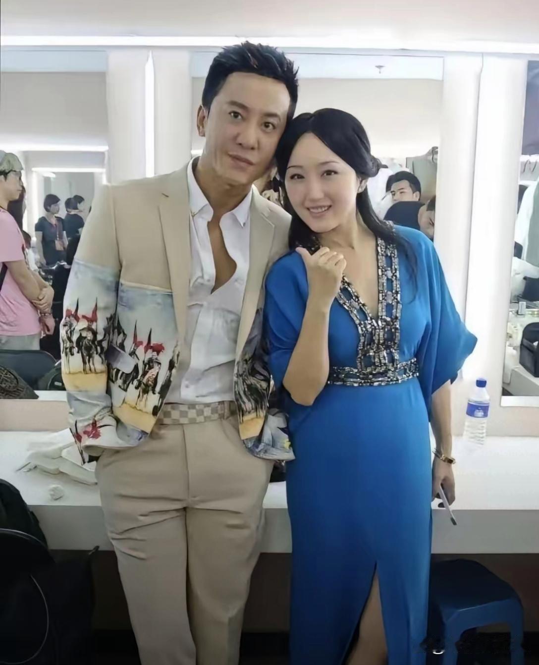 曾经的金童玉女，也挡不住岁月这把杀猪刀！
杨钰莹这明显是发福了？