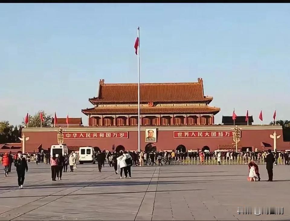 中国赋
（2025年4月10日）
泱泱华夏，浩浩沧溟。盘古开天辟清浊，大禹导河定