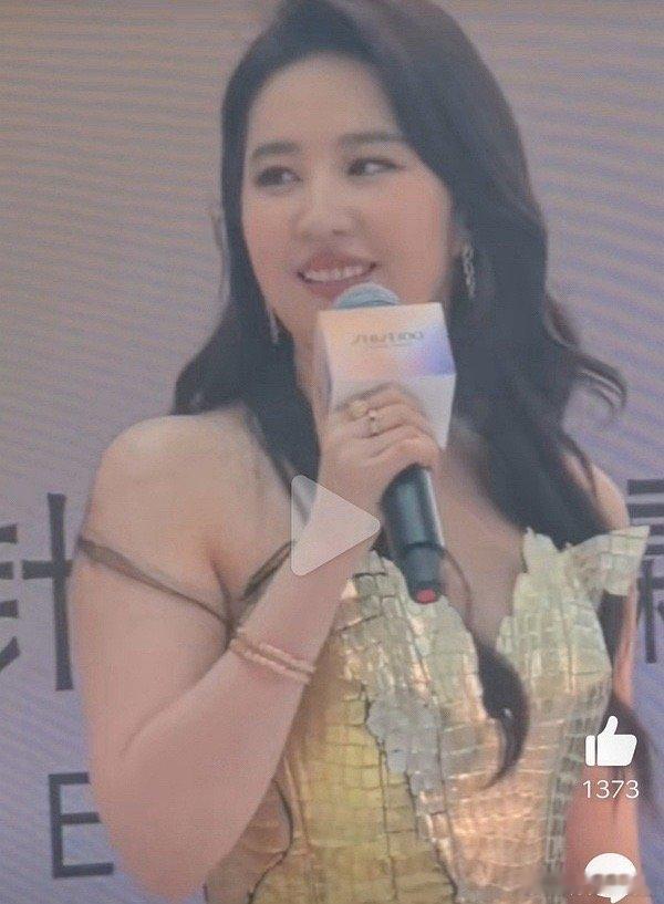 刘亦菲和赵丽颖现在好适合演新白娘子传奇🤗 ​​​
