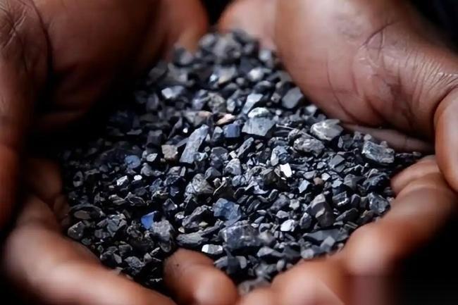 越南想接中国钨矿“接力棒”？
5540万吨巨矿摆上台面，短板难破局
这话听着挺唬