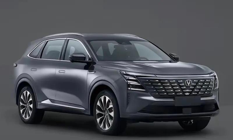 这新款长安CS75 PLUS变大了不少，算是中型SUV了吧？从工信部获得新款长安