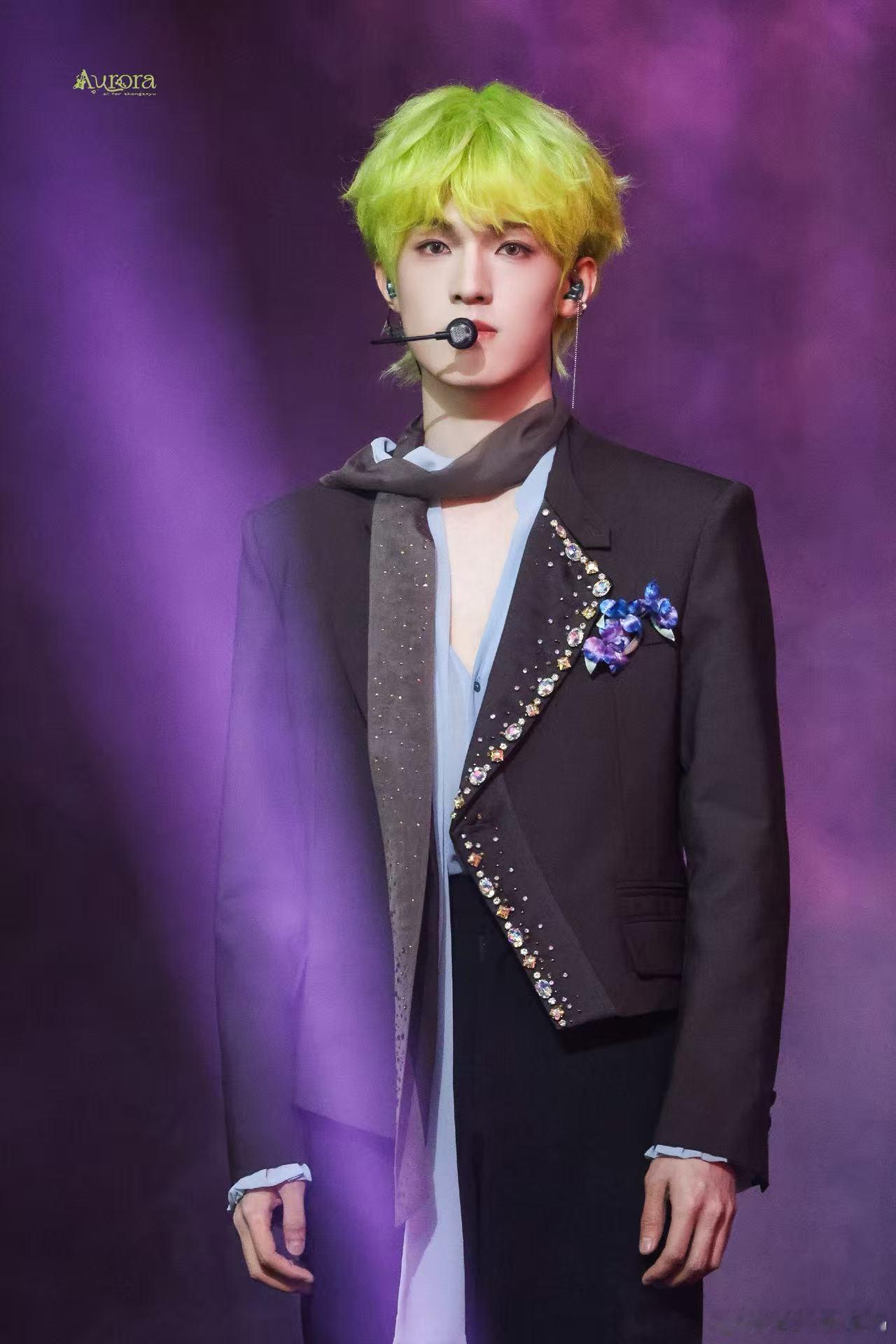 张泽禹绝对的舞台掌控者 看张泽禹舞台真的很安心，实力在线气场在线，从头到尾掌控全