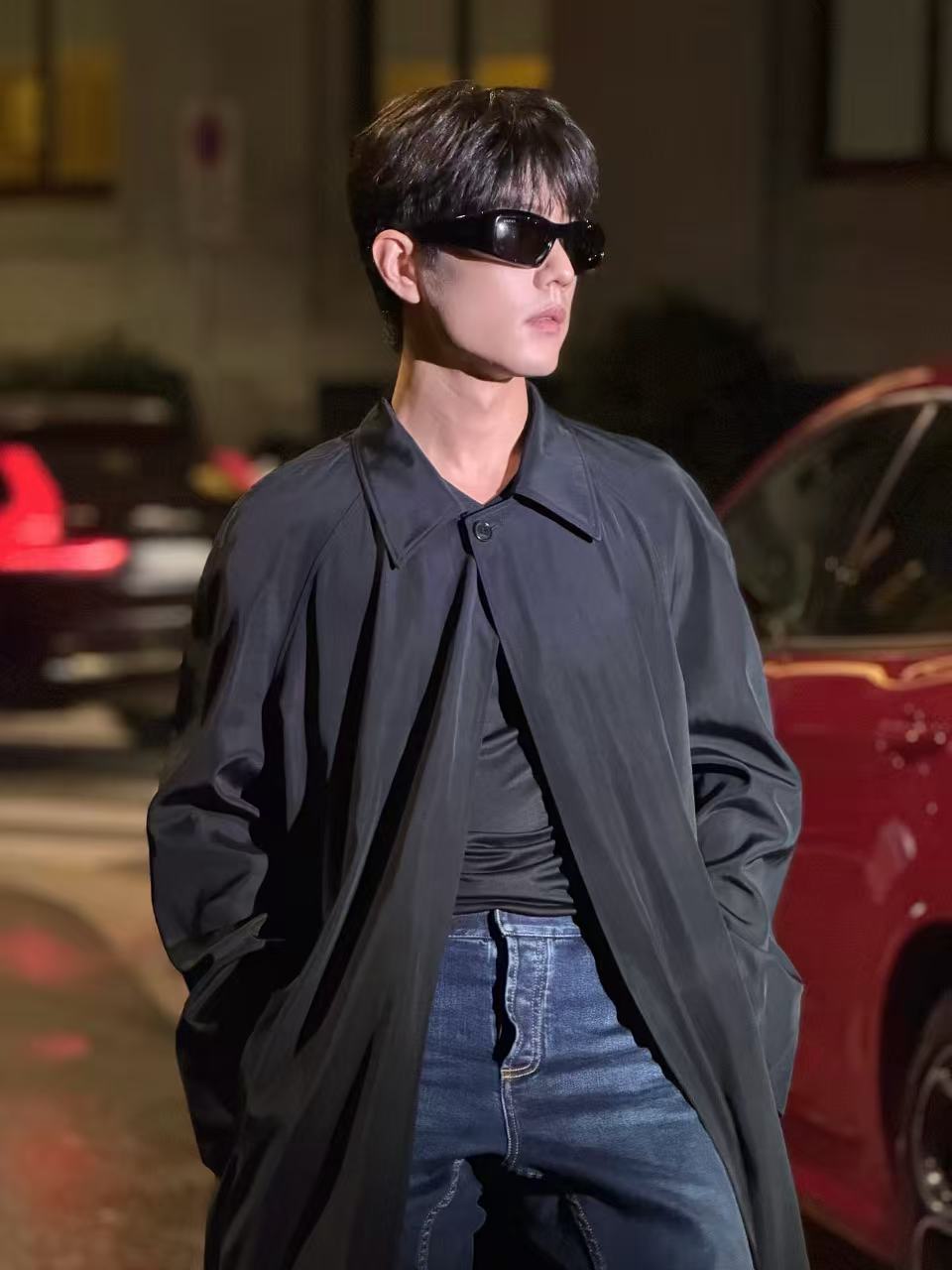 肖战天使的脸蛋魔鬼的身材肖战摘下墨镜秒变高中生 啊啊啊不允许还有人没看过这组图和