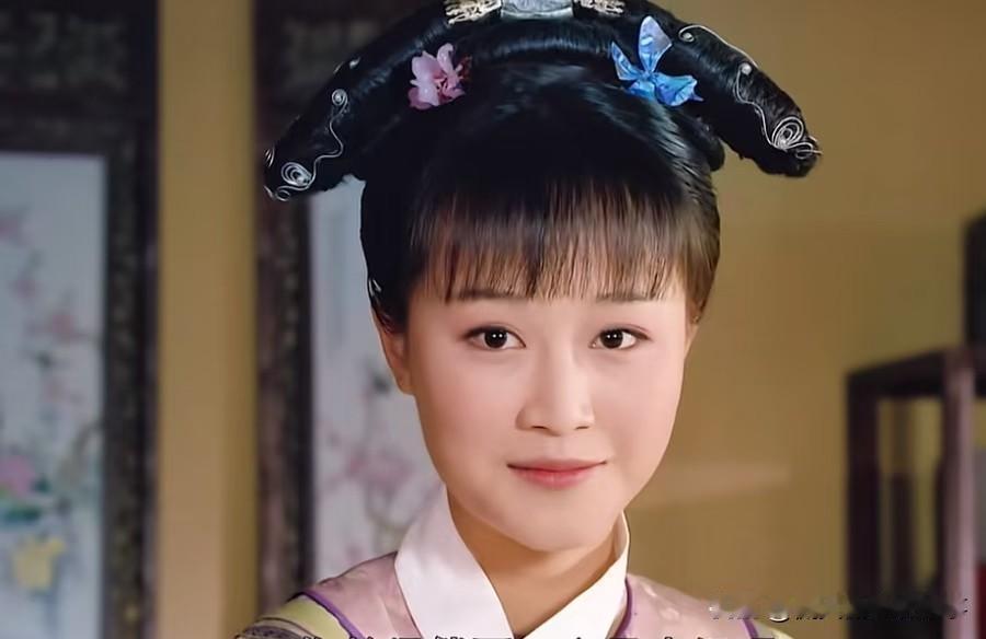 初看甄嬛传 不少人总带着上帝视角诟病浣碧，也默认她在宫里没什么好人缘，但细细梳理
