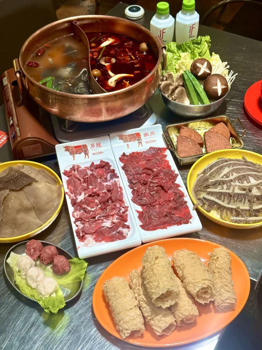 来这吃火锅还能养颜？好家伙