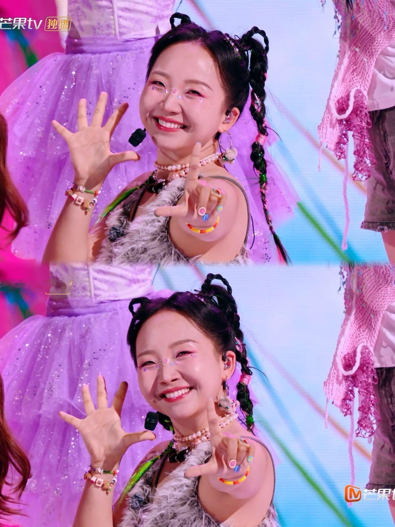 李嘉琦ohlalala看得我嘴角上扬救命！李嘉琦浪姐四公《ohlalala》舞台
