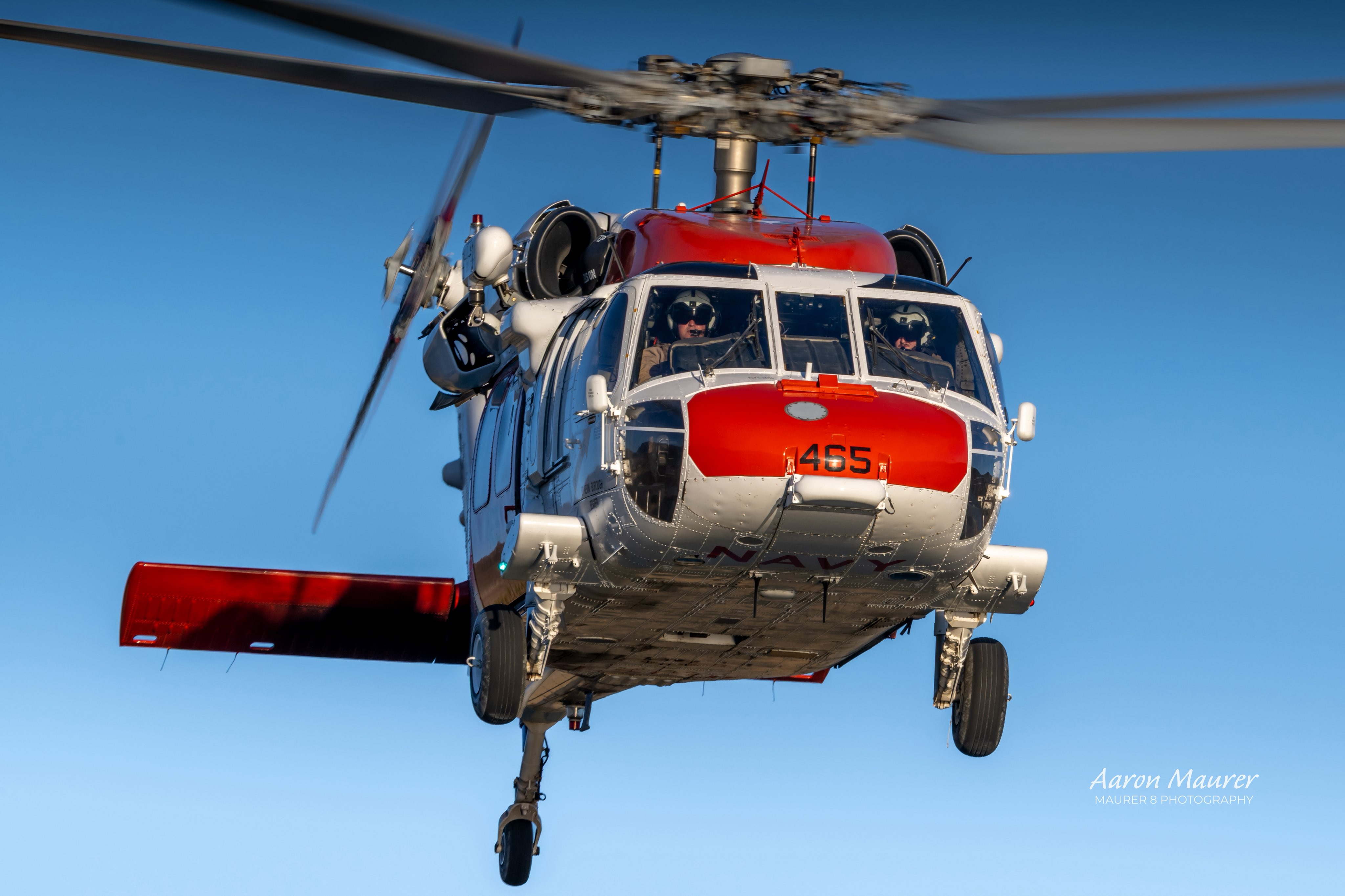 VX-31 SAR team在夜间救援训练中 ​​​