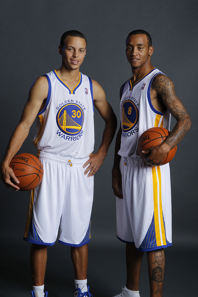 #埃利斯说替换库里自己也能夺冠##前NBA球员称库里换利拉德也能夺冠#蒙塔·埃利