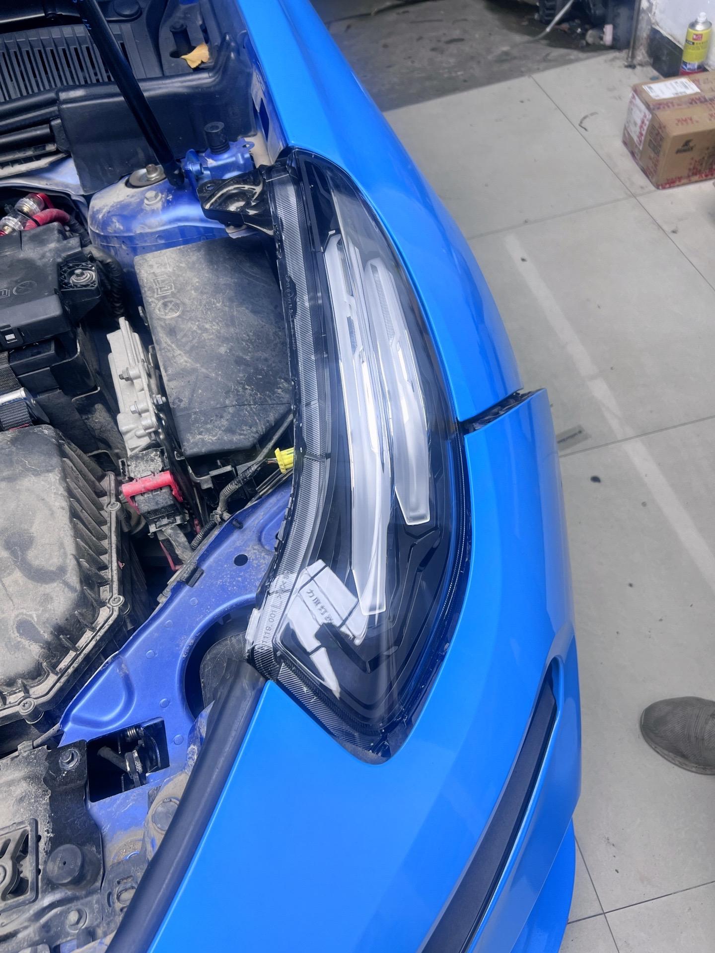 领克03日间行车灯裂纹裂开不用更换日间行车灯总厂 换灯罩就OK啦