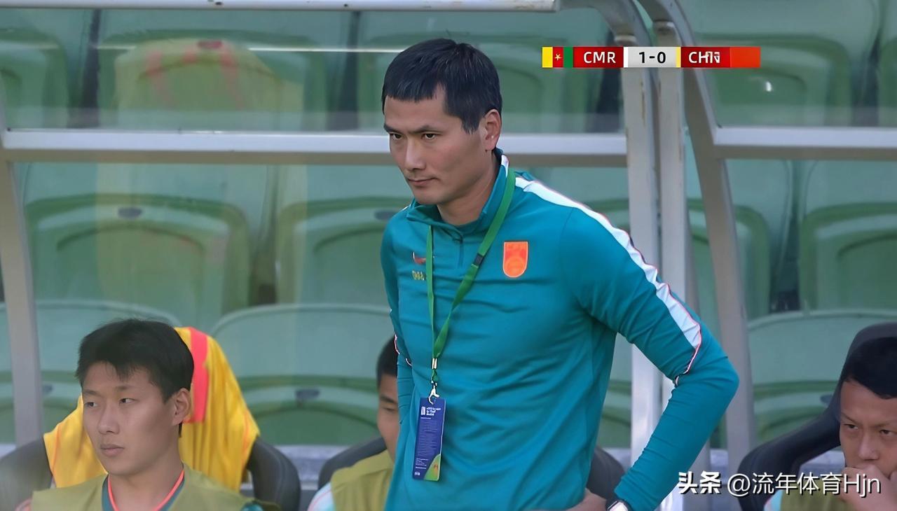 天崩开局！中国男足一上来就被对手打懵了。

国足对阵喀麦隆，比赛进行到第3分钟的