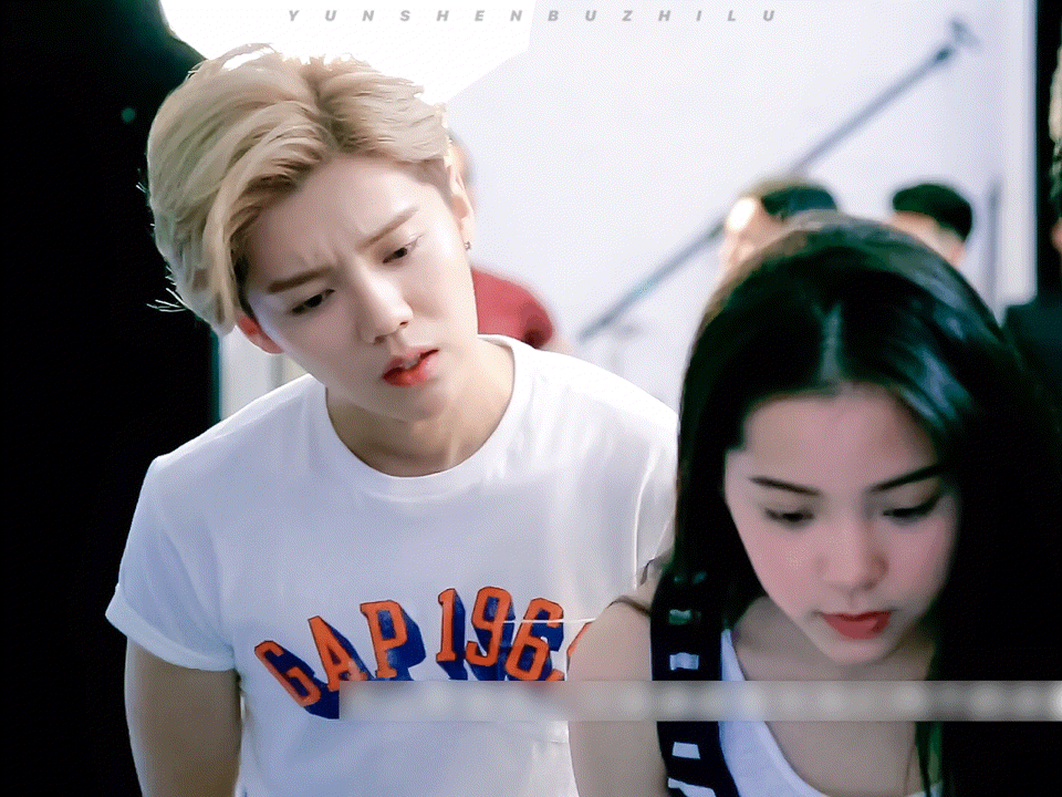 #鹿晗欧阳娜娜早期同框#鹿晗欧阳娜娜早期同框，七年前的合作，好元气好夏天好养眼的