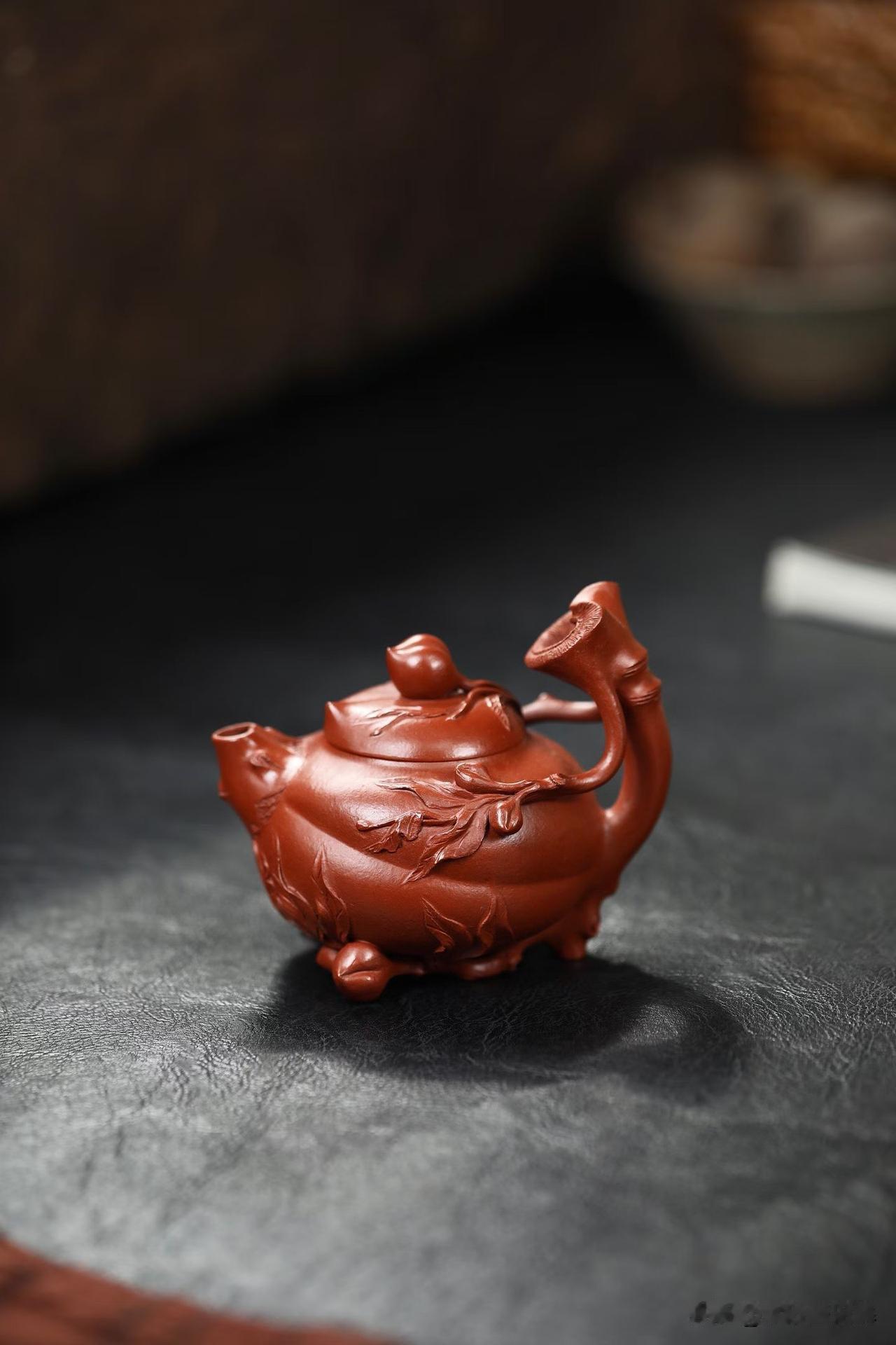 为什么你的壶，一生只能爱一种茶？
很多新手壶友都问过我同一个问题：“我这把壶，今