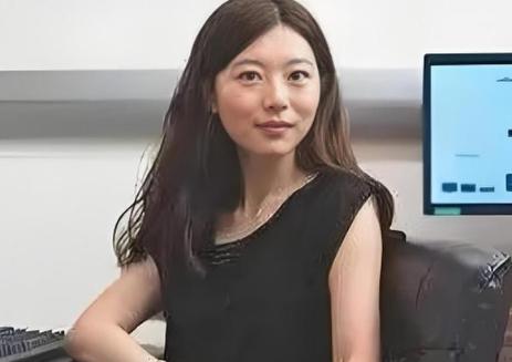 “我宁愿在美国住下水道，翻垃圾！也不回中国！”谁能想到，说出这句话的人，竟然是曾