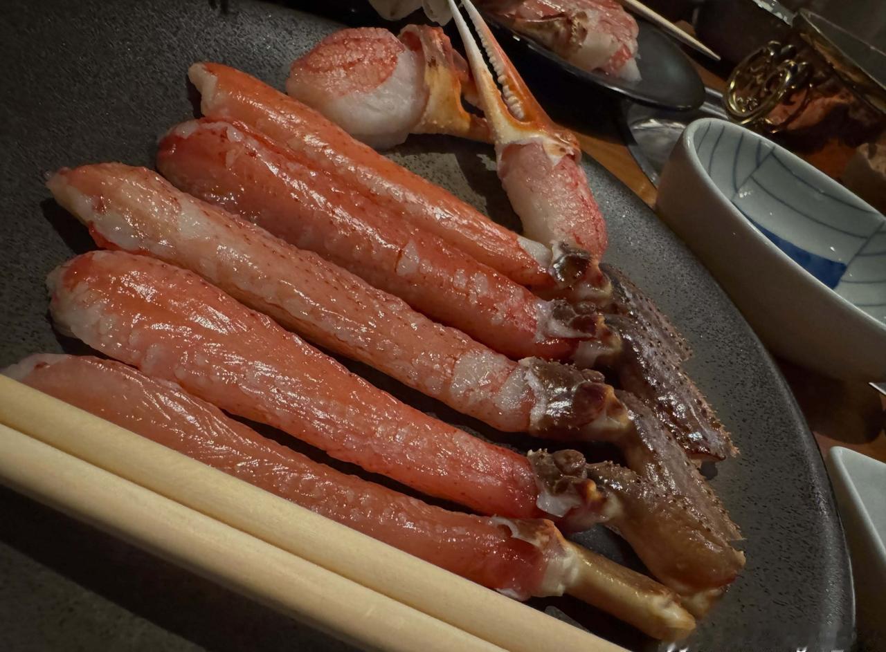 伊藤美诚和妈妈在银座吃美味🦀 ​​​