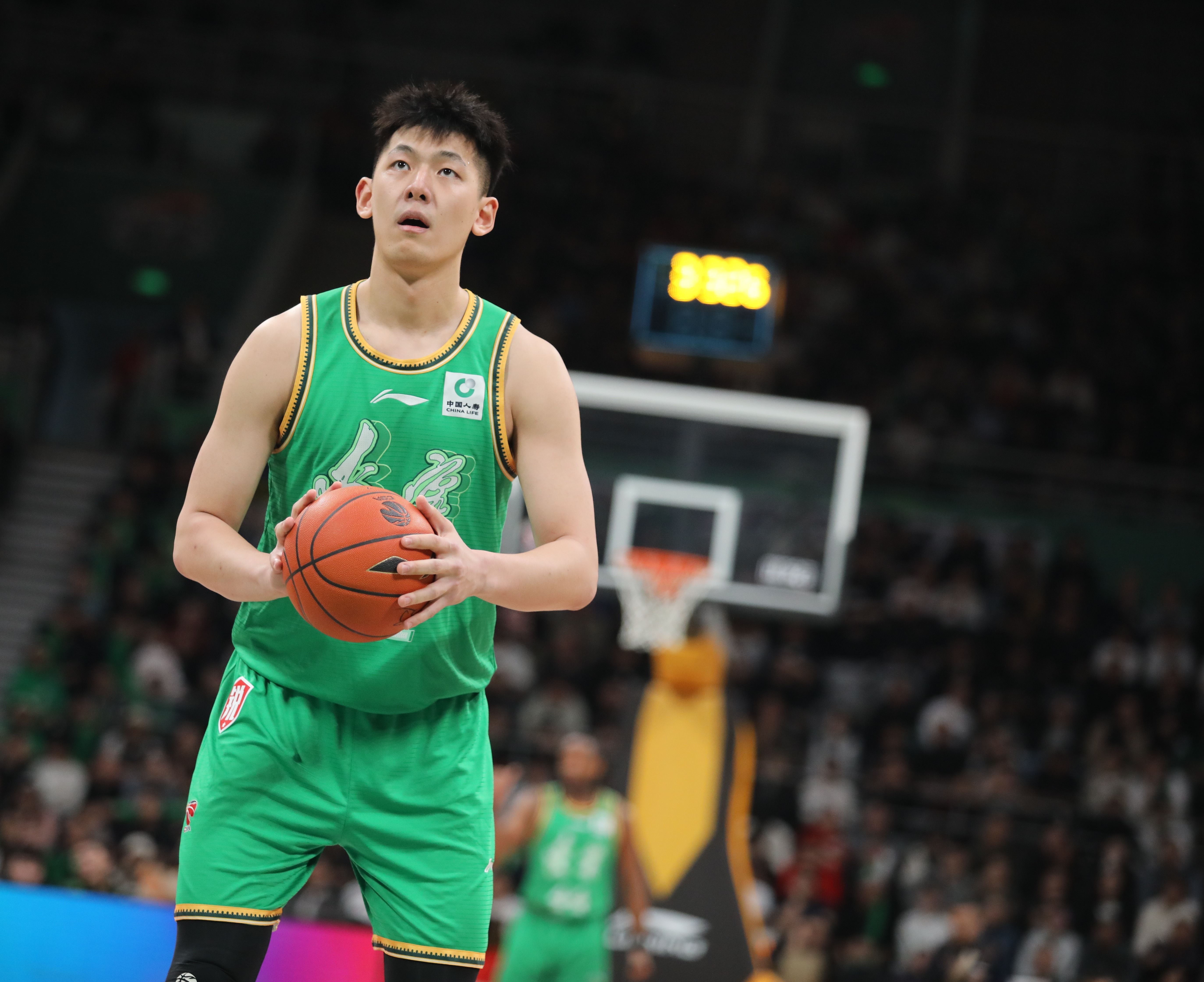 大张陈罚球图辽宁男篮