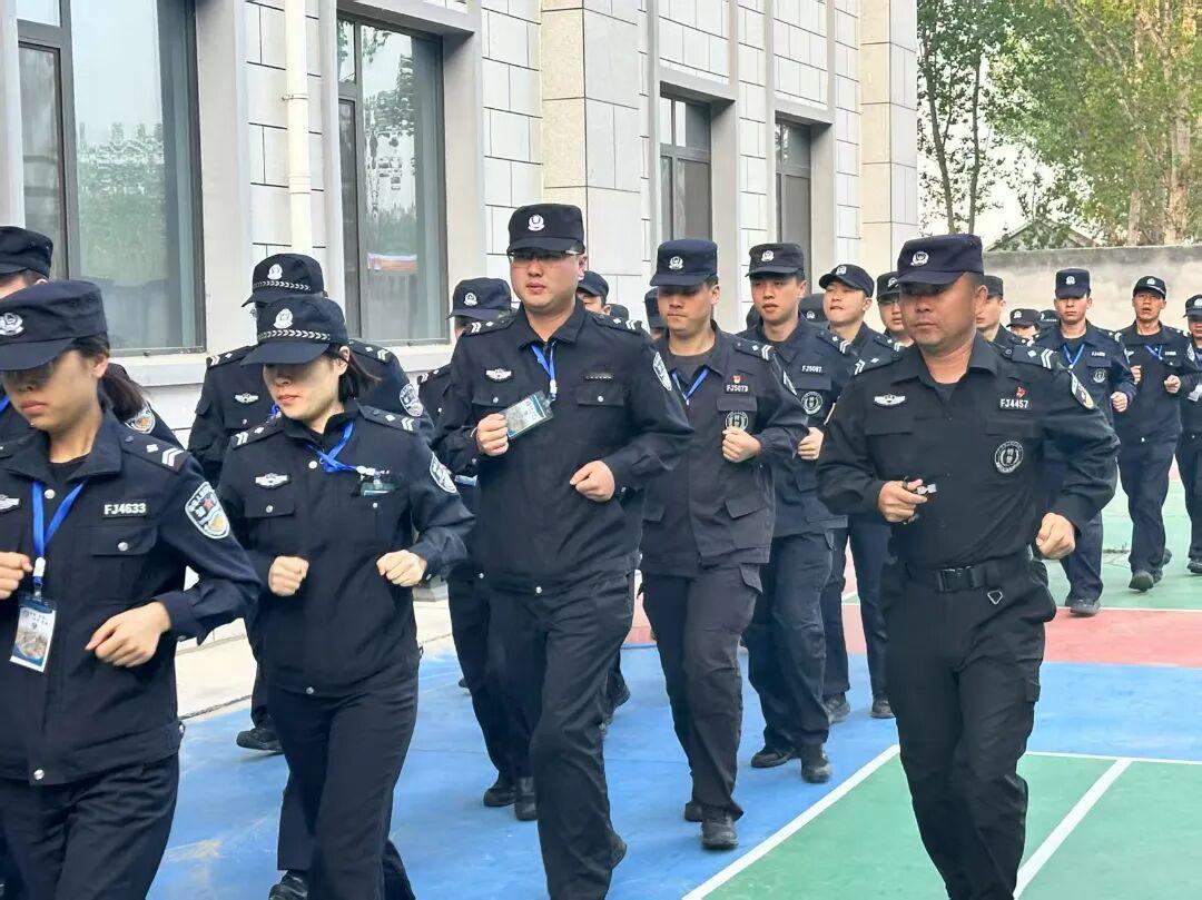 巡特警辅警的招聘方式主要有直接招聘和从现有辅警中遴选两种，具体方式由各地公安机关