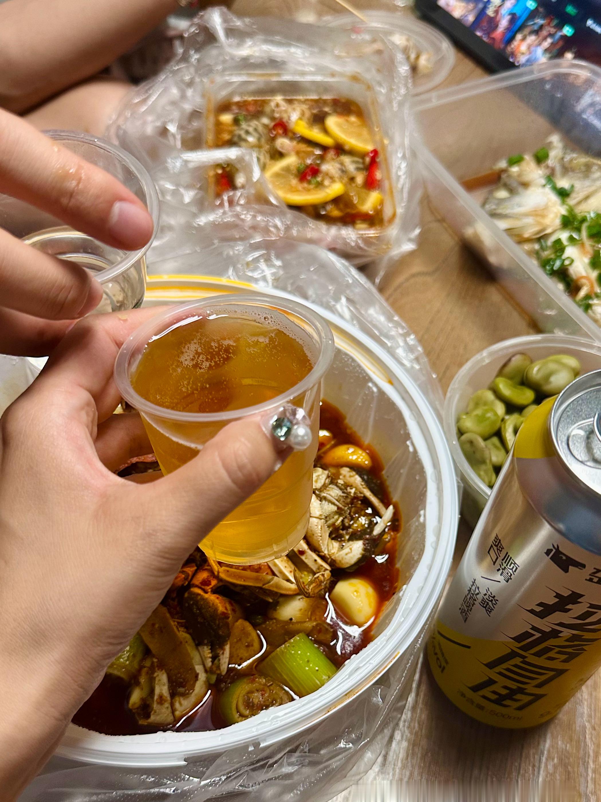 你说天长 我就递酒 