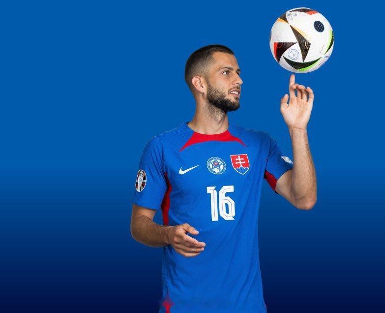 马竞的报价距离费耶诺德的要价非常接近了，但是支付方式上有分歧，马竞希望分期，但是