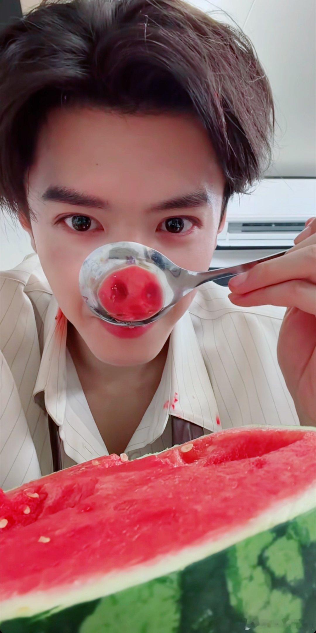 陈哲远 & 西瓜🍉小猪鼻嘎上线啦我们一起吃瓜瓜吧🍉ʕ•͈⚇•͈ʔ　 