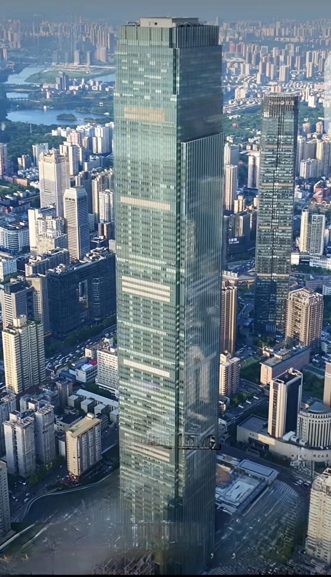 湖南省至今没有通火车的县城有，津市市，沅江市，南县，安乡县，湘阴县，武冈市，新宁