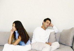 （原创）妻子开始学坏的表现，收藏板！

走路爱扭水蛇腰，
浓妆艳抹卖风骚，
衣不