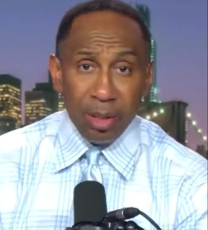 “这绝对是史上最蠢的事。说这话的时候，我正刷到一条新闻。心里那股火啊，蹭一下就顶