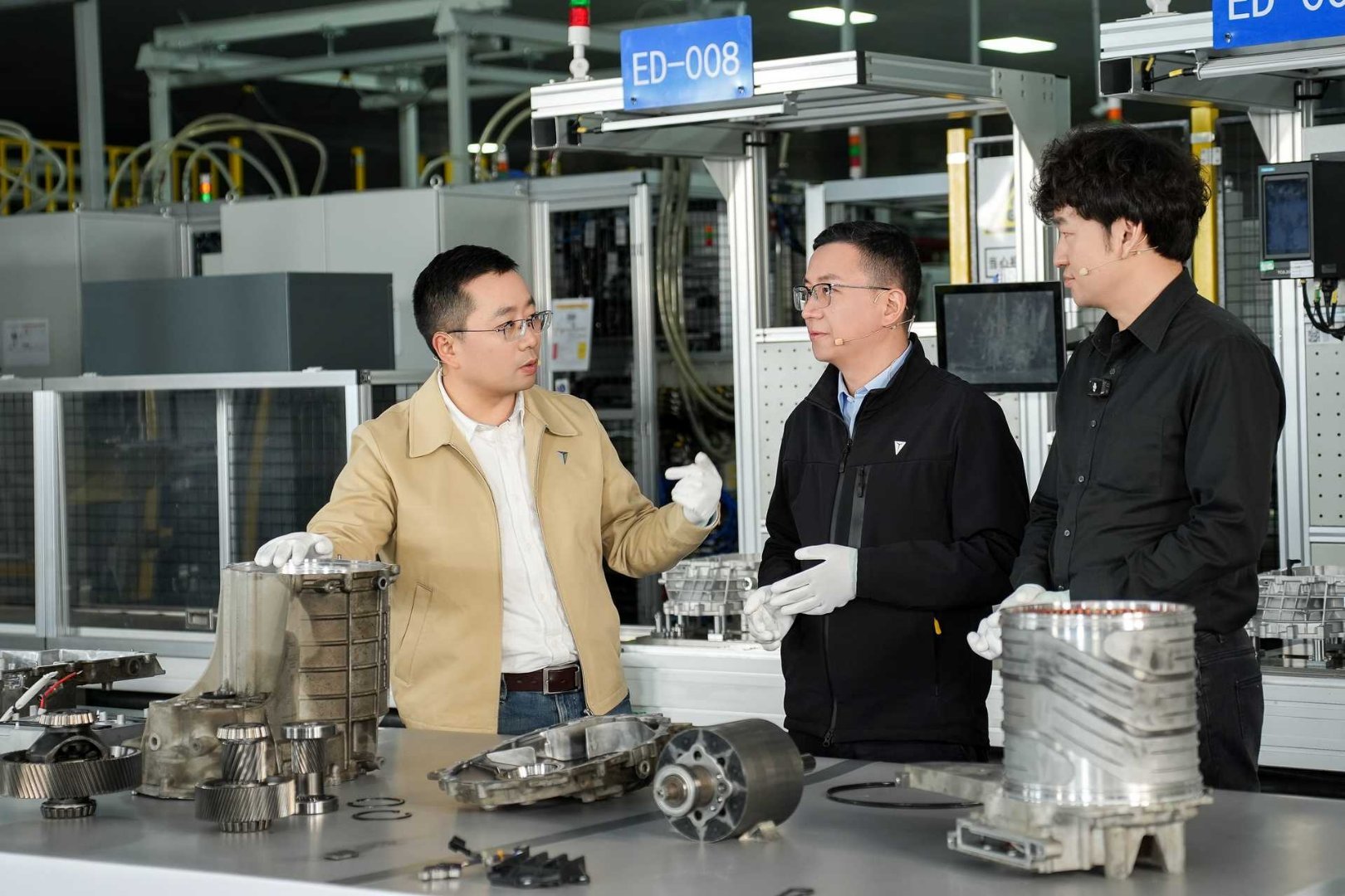 深蓝董事长拆解行驶50万公里电驱 深蓝汽车的第100万台原力超集电驱下线，今天也