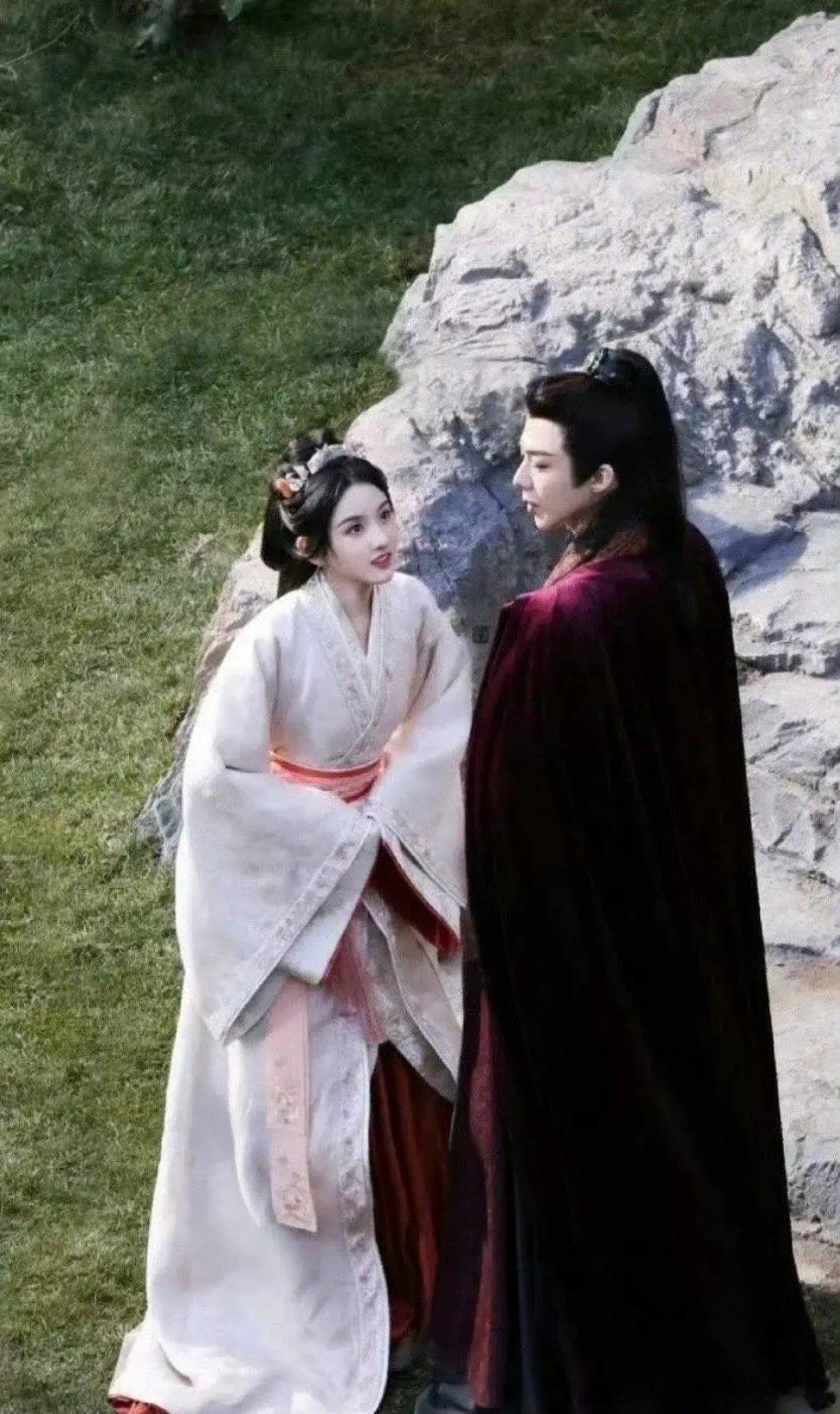 到底是谁在期待折腰，感觉容祖儿和男主搭戏受工伤了 ​​​