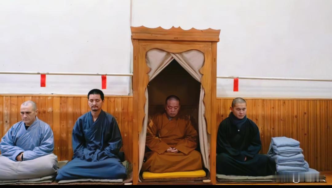少林寺禅堂是寺院核心修行空间，日常专供僧人参禅打坐。禅七期间封闭专修，不接待访客