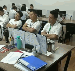 当办公室入职了唯一的一个妹子