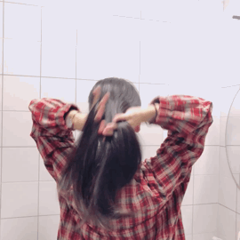 emmm，这种丸子头的扎法太高级了  ( •́ .̫ •̀ ) ​​​
