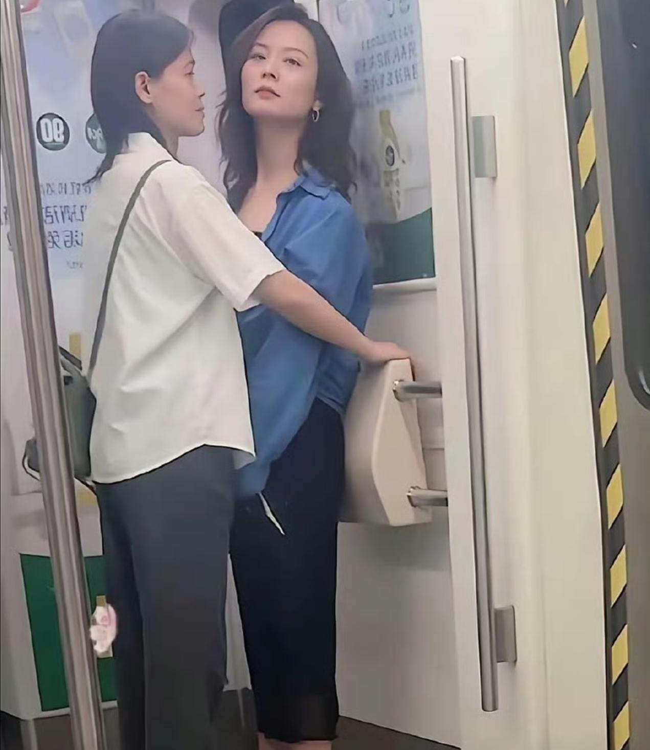 看起来怎么这么奇怪呢？