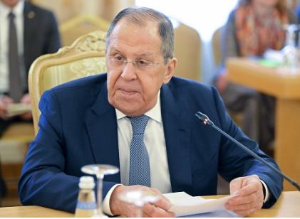 现在世界的美好面纱已经被强国们摘下来了，俄乌战争的时候美国直接给乌克兰提供武器，