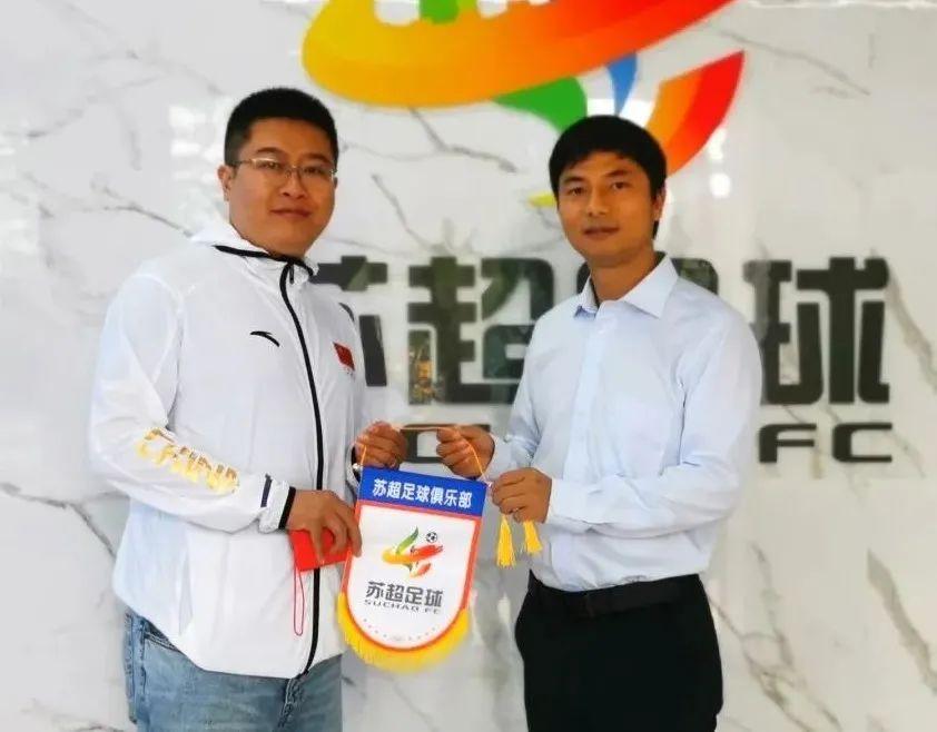 听说现在很多赞助商都跑来赞助江苏省城市足球联赛了，想想也是，资本的鼻子是最灵敏的