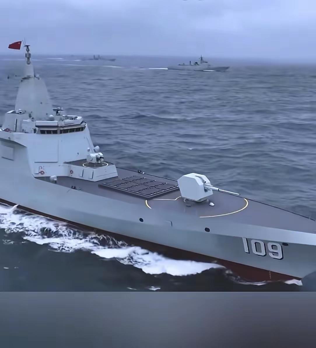近日东海舰队055型万吨大驱109舰和110舰，终于官宣亮相了，东海舰队终于告别