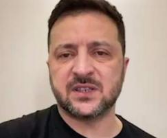 泽连斯基这次是真的慌了，俄罗斯刚开始打自己的时候，他没有害怕，美国停止对乌克兰援