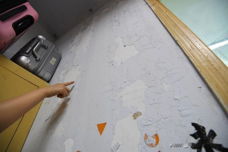 最近看到一则新闻，女研究生凌晨两点还在实验室做实验，突然崩溃大哭，这一幕太戳人了