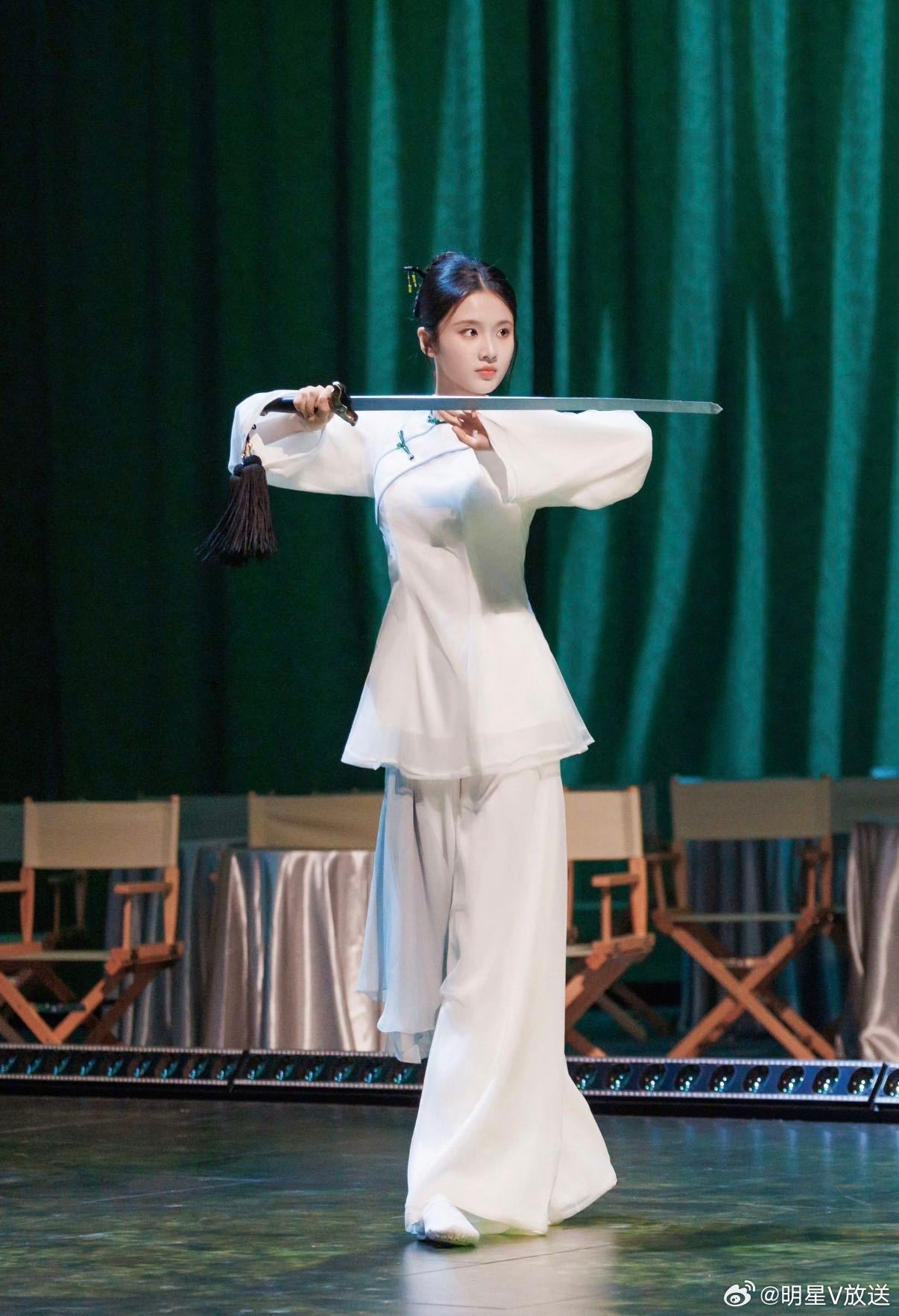 张慧雯说要来浪姐当舞担张慧雯浪姐官宣转了15个圈 不藏锋芒，直面舞台！携北舞实力