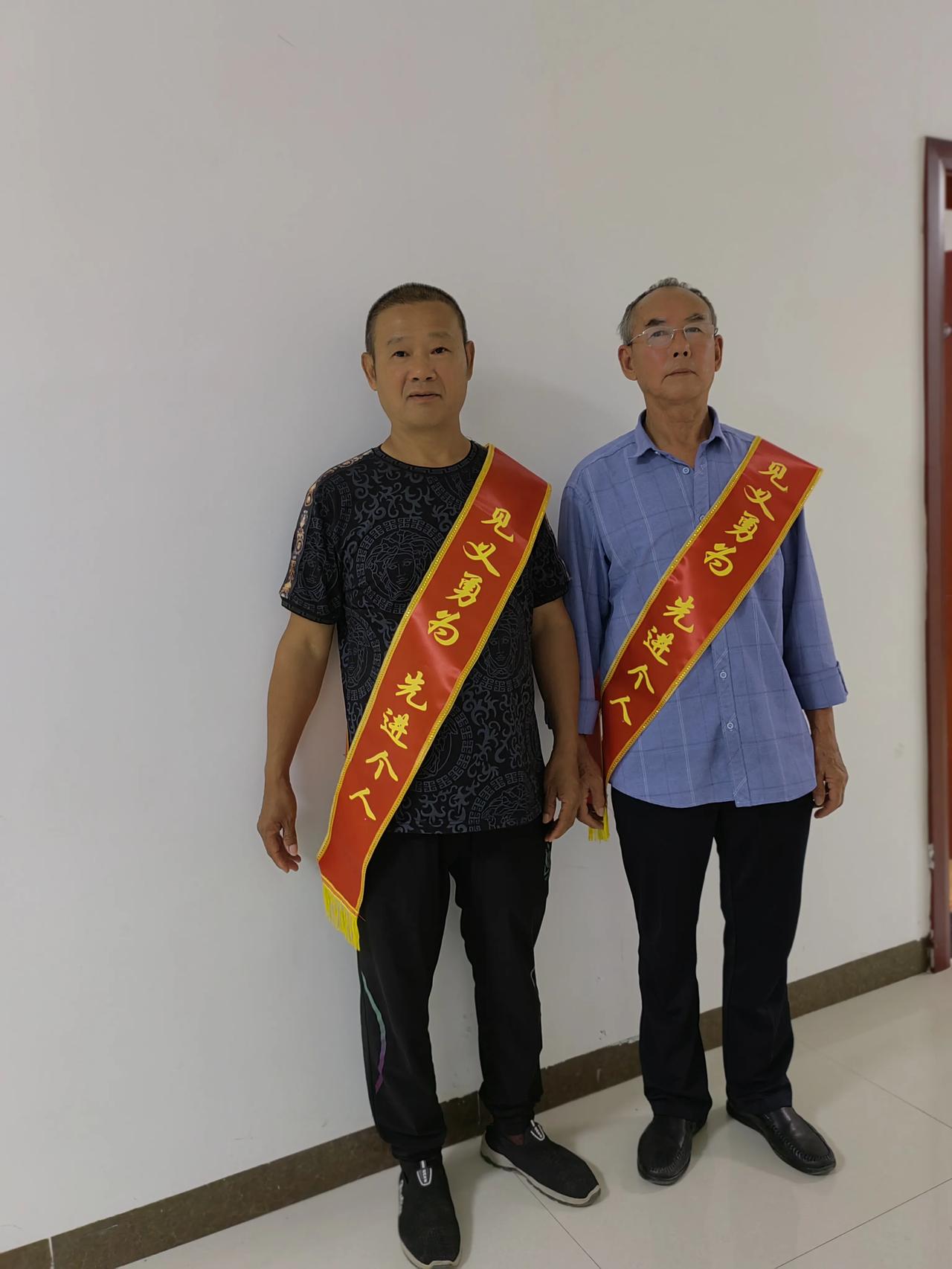 #重庆头条# #见义勇为# 2年以前我报道的两位60多岁的大哥，在遵义桐梓避暑时