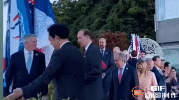 日本假借主办G7峰会“挂羊头，卖狗肉”，硬是把一个经济会议，变成了一个政治扩大会