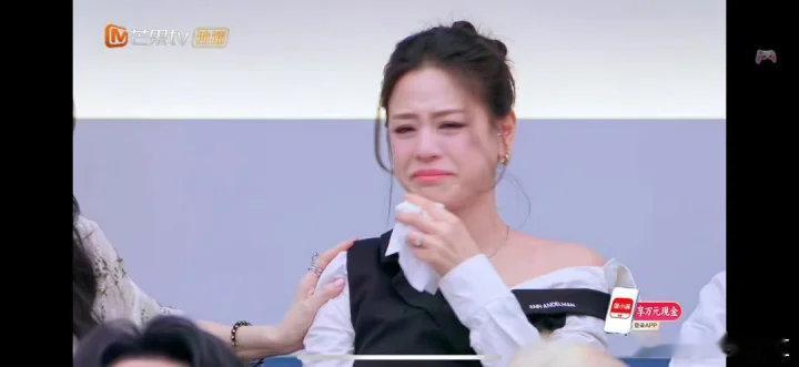 江语晨听范玮琪唱歌哭了范玮琪到不了唱哭江语晨江语晨听范玮琪唱歌哭了呜呜呜！范范唱