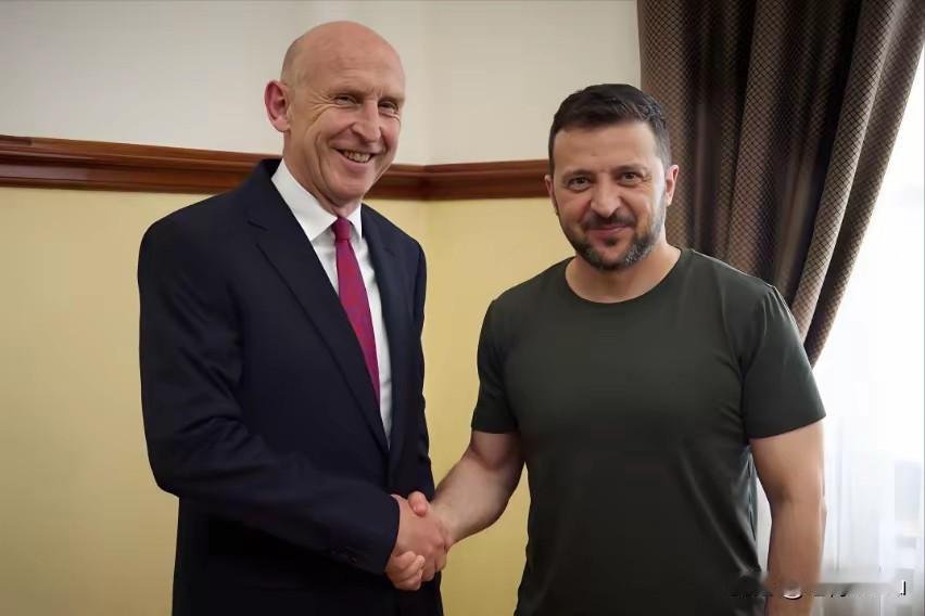 1月9日英防长希利访乌时半开玩笑说应绑普京上审判台，泽连斯基清楚是客套。希利此行