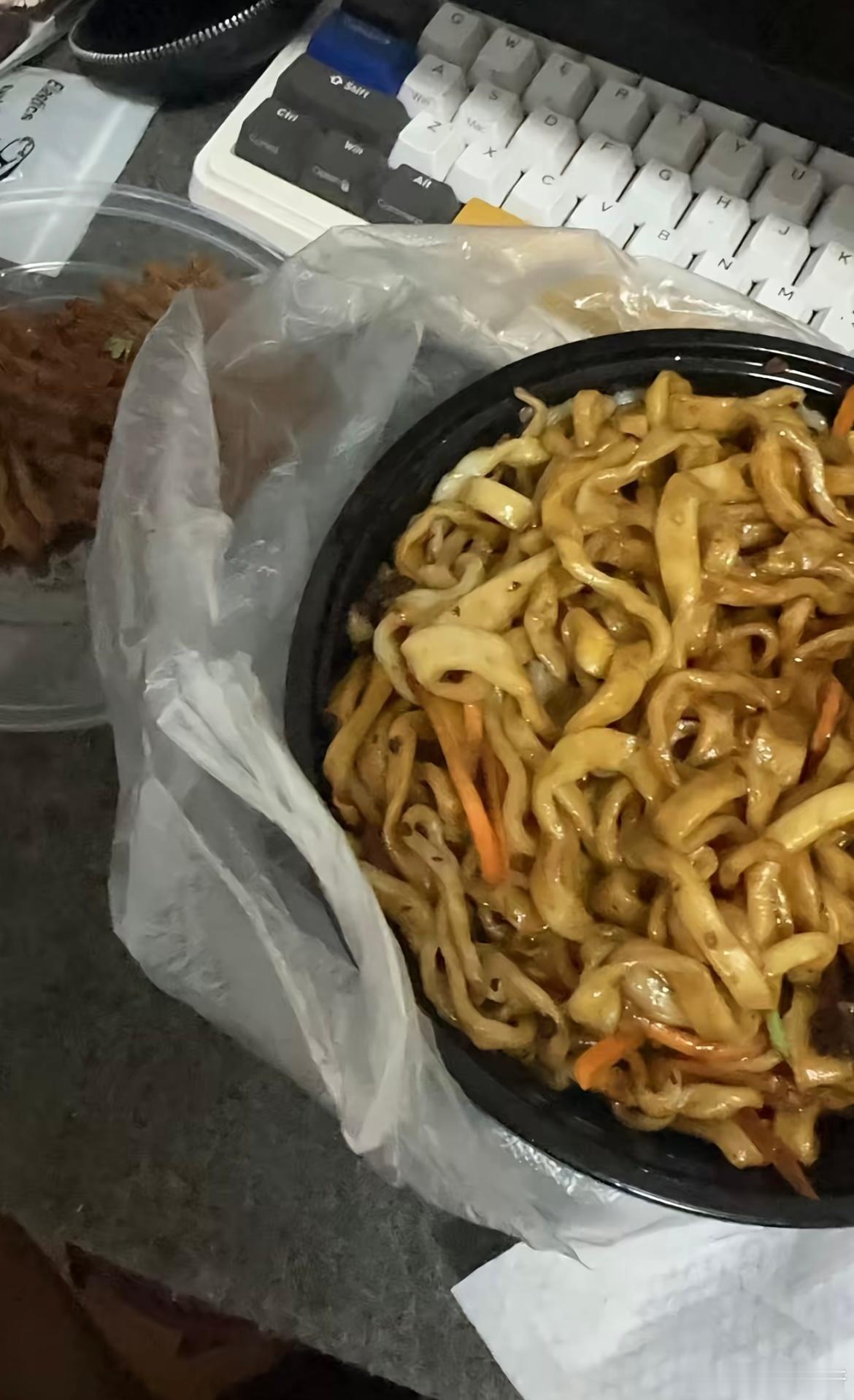 男朋友拍的报备照片男朋友的报备照片没有一顿漂亮饭 ​​​