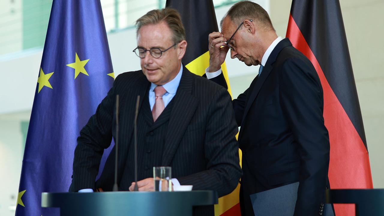 🇩🇪 欧洲最大担保！德国将为2100亿欧元援乌赔款贷款提供四分之一担保 (г