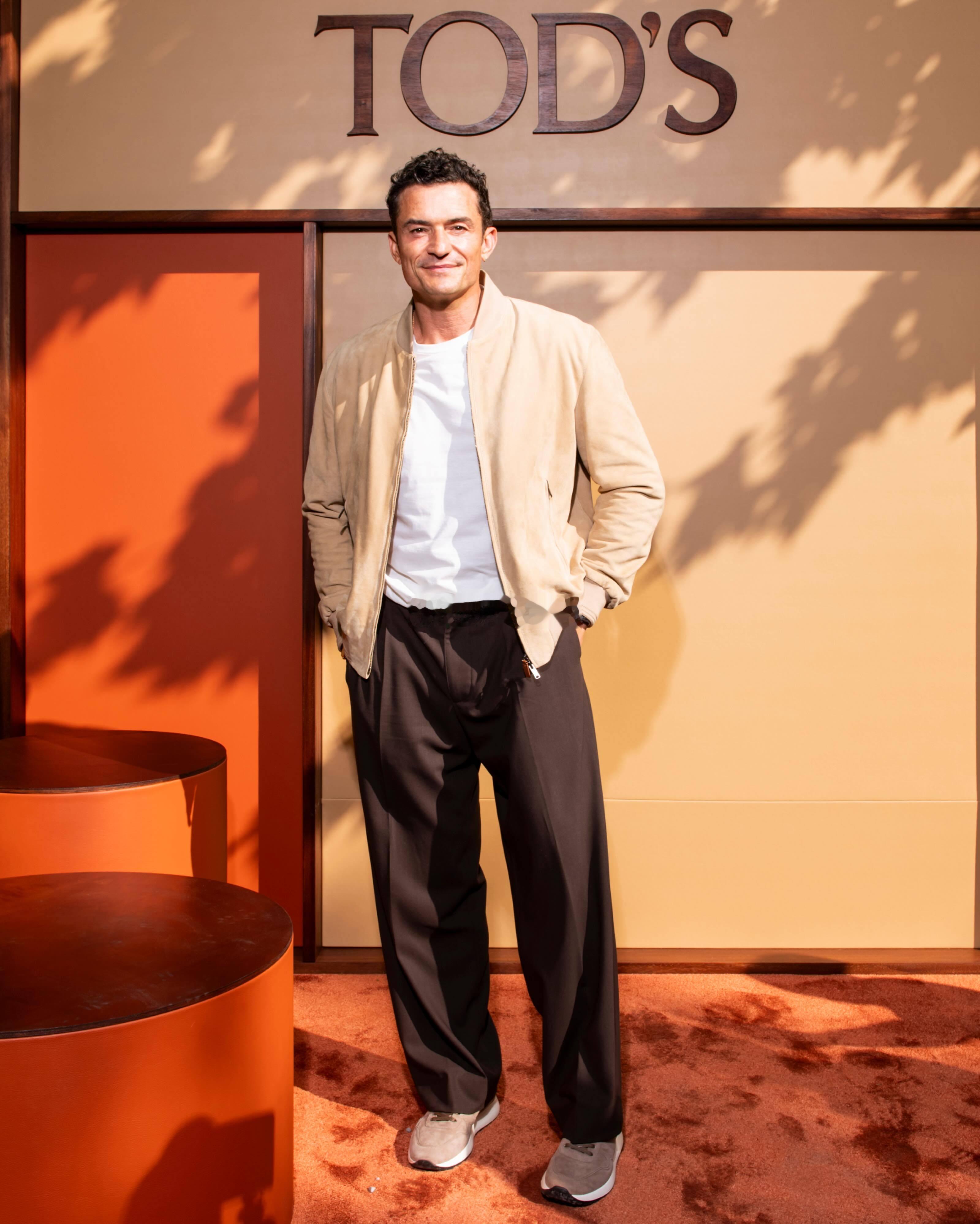 “开花”Orlando Bloom现身米兰参加2027春夏男装周Tod’s的品牌